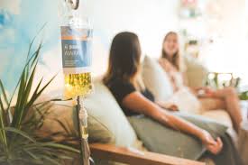 IV vitamin therapy nurse in Turnham Green - W4 administering wellness drip